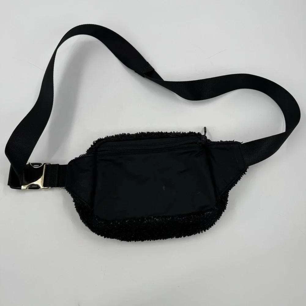 Lululemon Everywhere Fleece Belt Bag Black Sherpa Gold Hardware Adjustable Strap